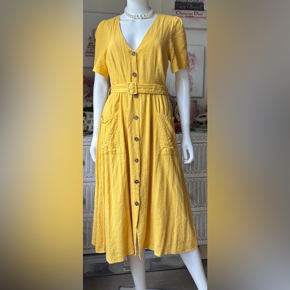 ASTR The Label Rayon Blend short sleeve midi dress Mustard Yellow color Size M - Picture 1 of 10